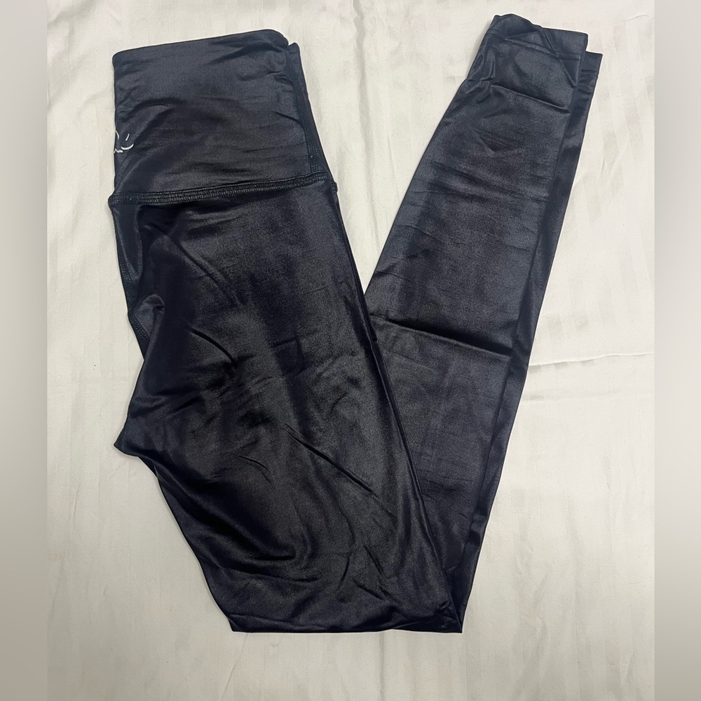 Beyond yoga shiny High waisted black leggings XS